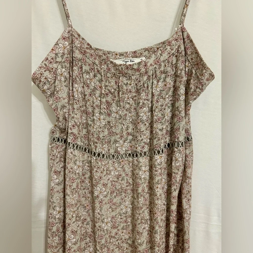 Hippie Rose Beige Crochet-Trimmed‎ Maxi Dress With Mauve Floral Print